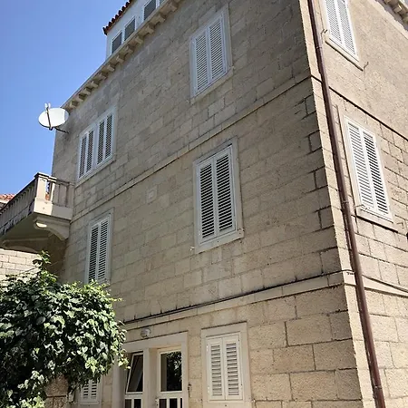 Stone House Apartment