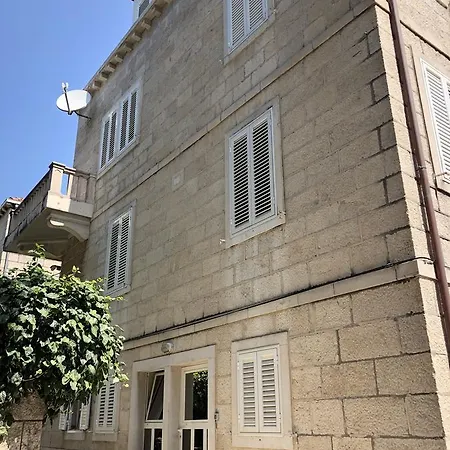 Stone House Apartment *