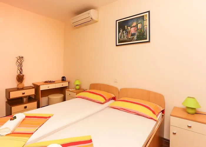 아파트 Stone House